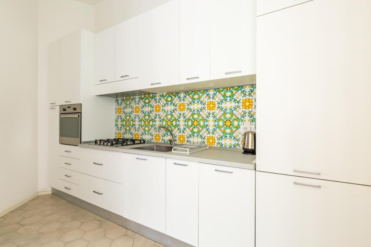 Nova Stylish House In Center By Napoliapartments מראה חיצוני תמונה
