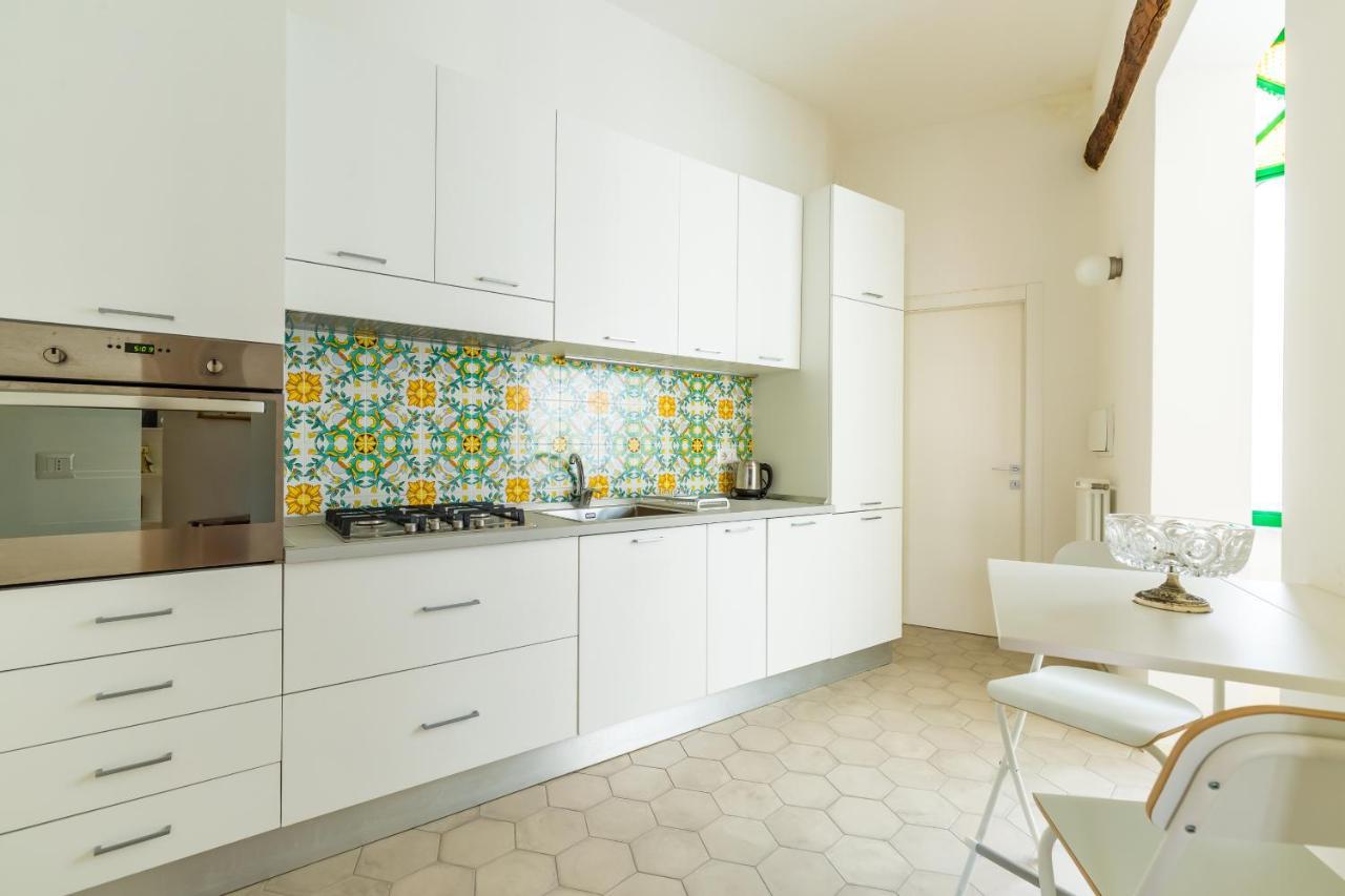 Nova Stylish House In Center By Napoliapartments מראה חיצוני תמונה