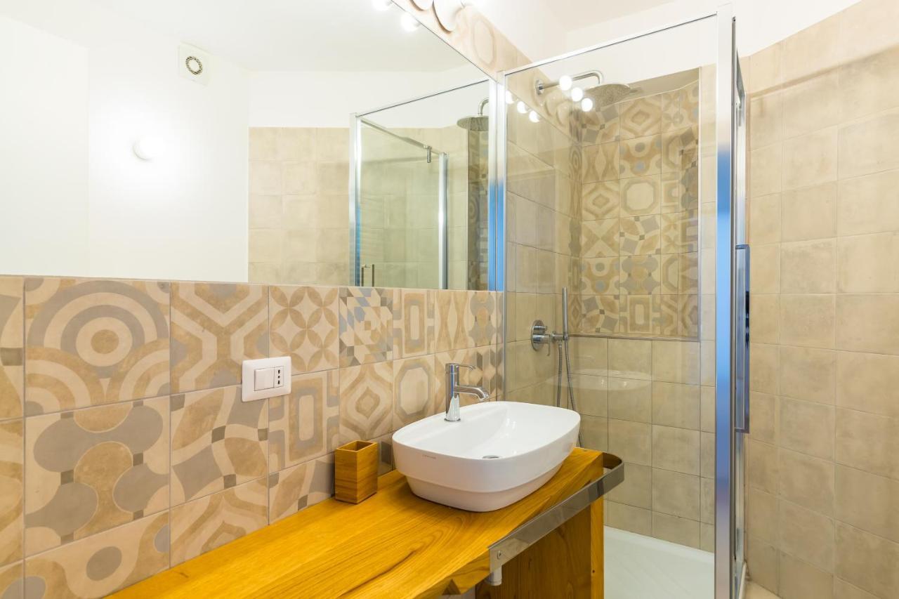 Nova Stylish House In Center By Napoliapartments מראה חיצוני תמונה